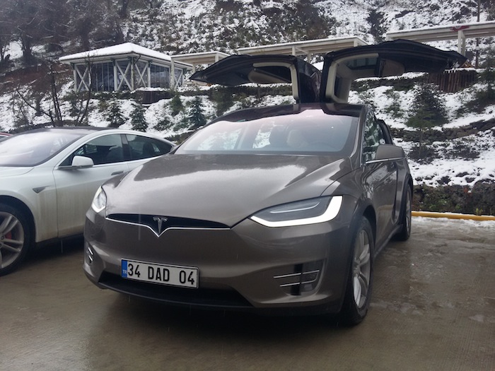 TESLA MODEL X