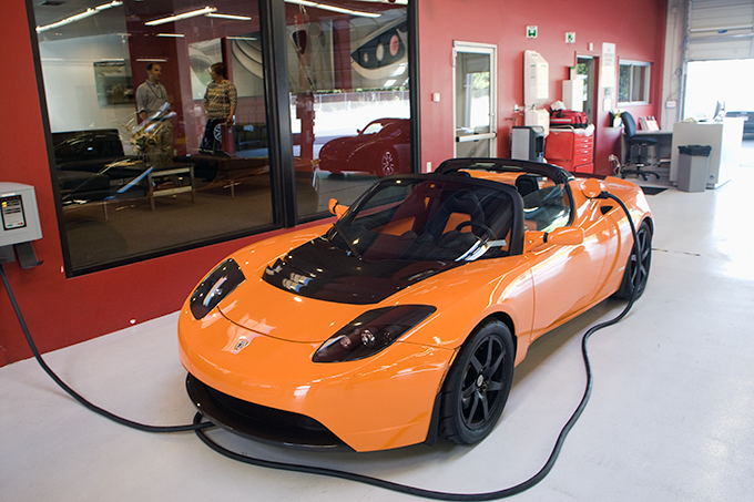 091109_tesla_roadster_f