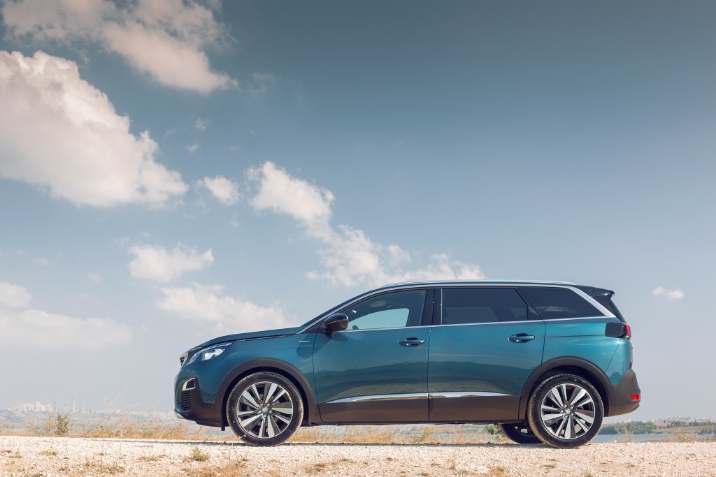Yeni SUV Peugeot 5008_02