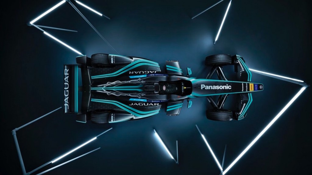 JAGUAR - FORMULA E aracı yeni