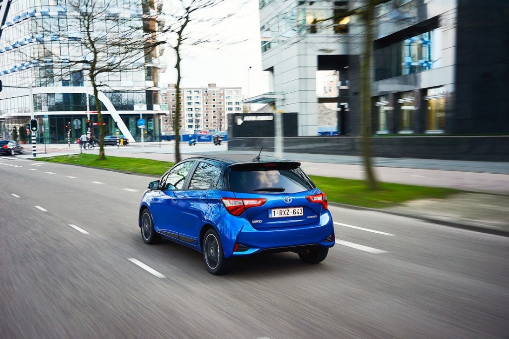 Toyota Yaris Hybrid (2)