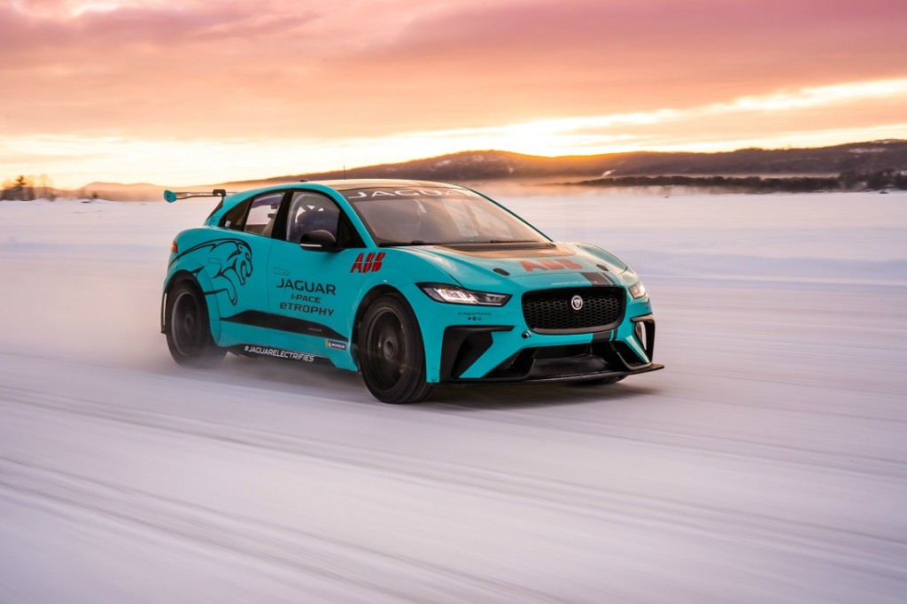 W - Jaguar I-PACE eTROPHY