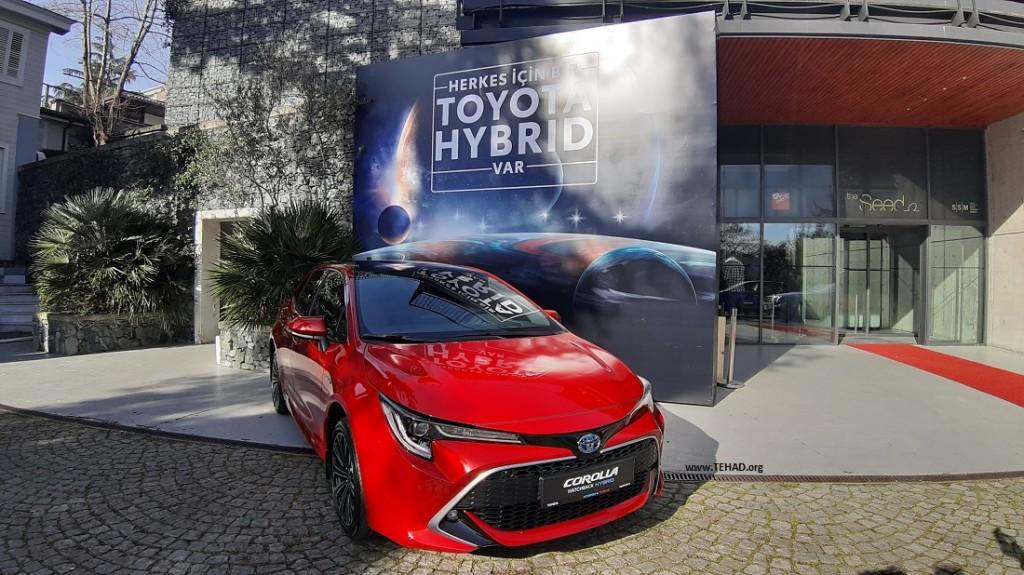 WEB - TOYOTA COROLLA HB 4