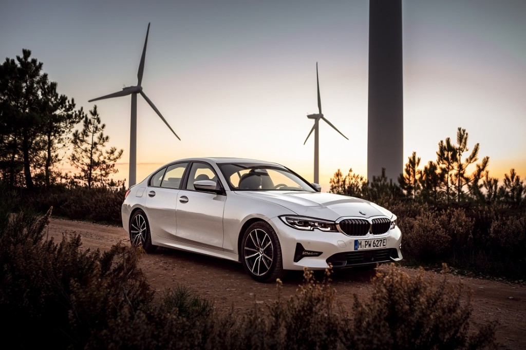 Yeni BMW 330e Sedan