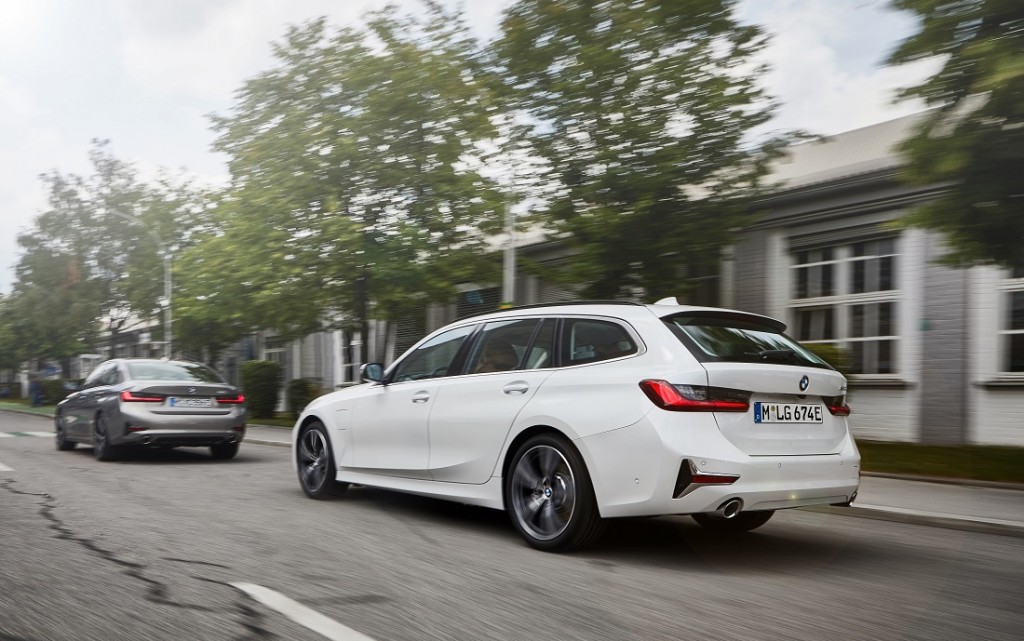 Yeni BMW 330e Touring